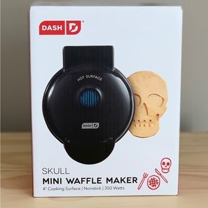 Dash Skull mini waffle maker